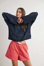 Load image into Gallery viewer, Crew Neck Crochet Sweater CREAM STAR S-M-L
