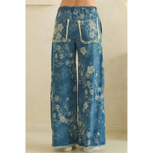 Load image into Gallery viewer, FLORAL PATCH EMBROIDERED DENIM PANTS: DENIM / S-M-L-XL(2-2-2-2)
