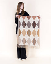 Load image into Gallery viewer, Autumn Argile Fringe Scarf: BEIGE / One Size
