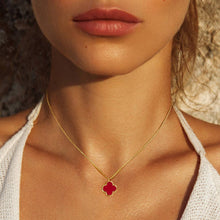 Load image into Gallery viewer, Gold Dipped Quatrefoil Pendant Necklace: Silver
