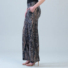 Load image into Gallery viewer, PT21P19 - Signature Wide Leg Pocket Pant - Track Stripe: Black Beige / XS

